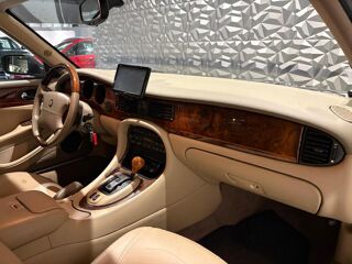Daimler 4.0i V8 Suraliment&eacute; - BVA 1997 Super 2003 occasion 78680 &Eacute;p&ocirc;ne