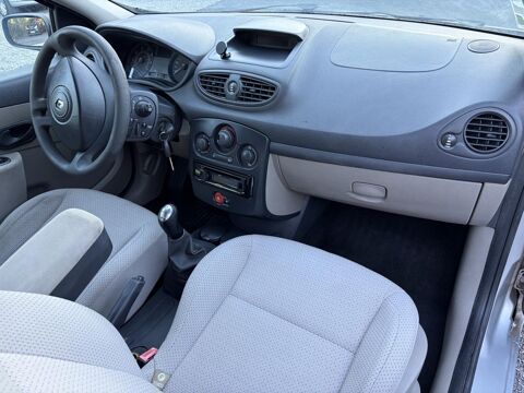 Clio 1.4i 16V 98ch III 5 PORTES / embrayage neuf distribution ok 2006 occasion 30260 Orthoux-S&eacute;rignac-Quilhan