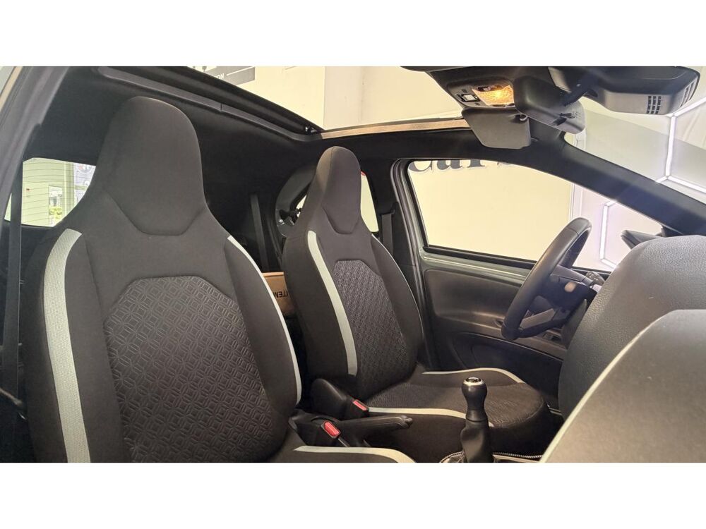 Aygo 1.0 VVTI 70 X-PLAY DESIGN - GARANTIE 12 MOIS 2024 occasion 16000 Angoul&ecirc;me