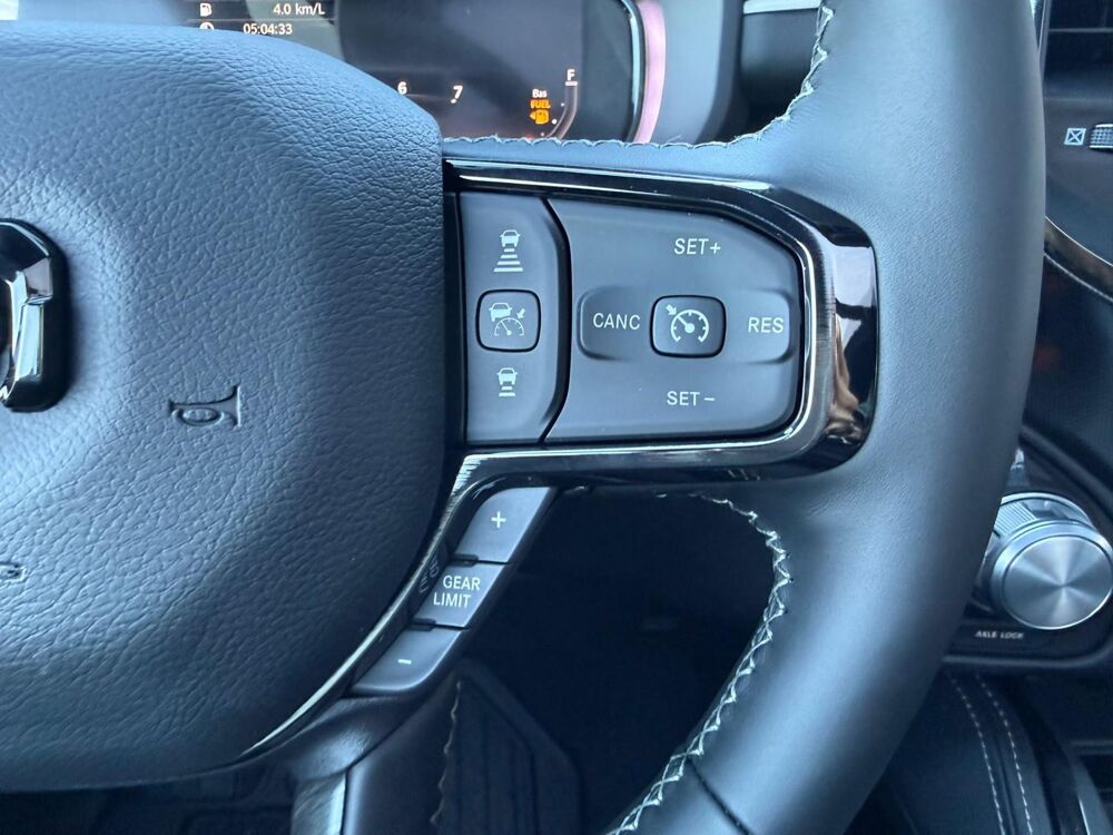 RAM 1500 CREW LIMITED NIGHT EDITION BOX HAYON MULTI V8 5,7L 2026 occasion 91830 Le Coudray-Montceaux