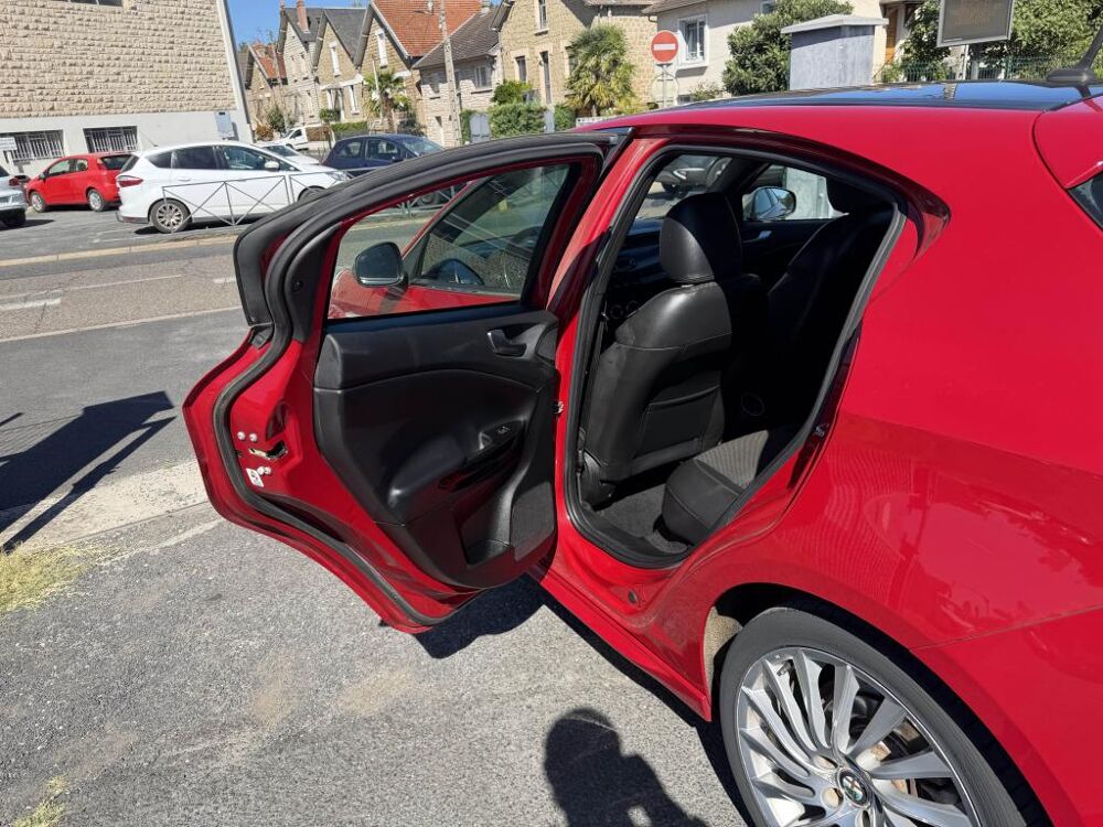 Giulietta 1.4 TB MultiAir - 170 S&S Bva Exclusive gps + clim + radar A 2012 occasion 19100 Brive-la-Gaillarde