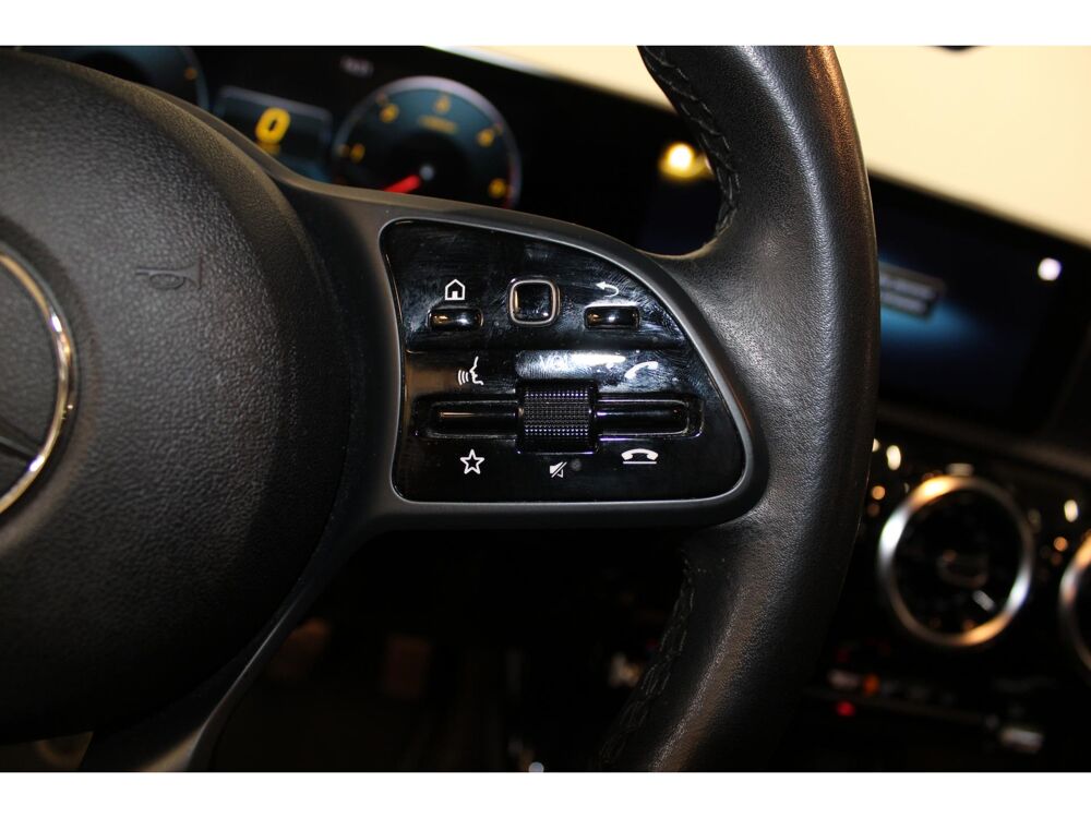 Classe A A160 Pack Sport Si&egrave;ges Chauffants Carplay Entretien Complet 2020 occasion 59493 Villeneuve-d'Ascq