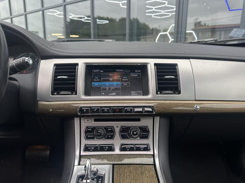 XF 2.2 D - BVA Stop/Start - Luxe Premium - GARANTIE 12 MOIS 2015 occasion 33450 Montussan