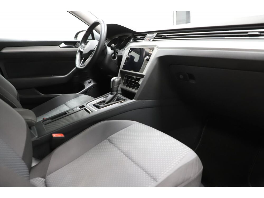Passat 2.0 TDI 122 Conceptline - DSG 7 2023 occasion 06550 La Roquette-sur-Siagne