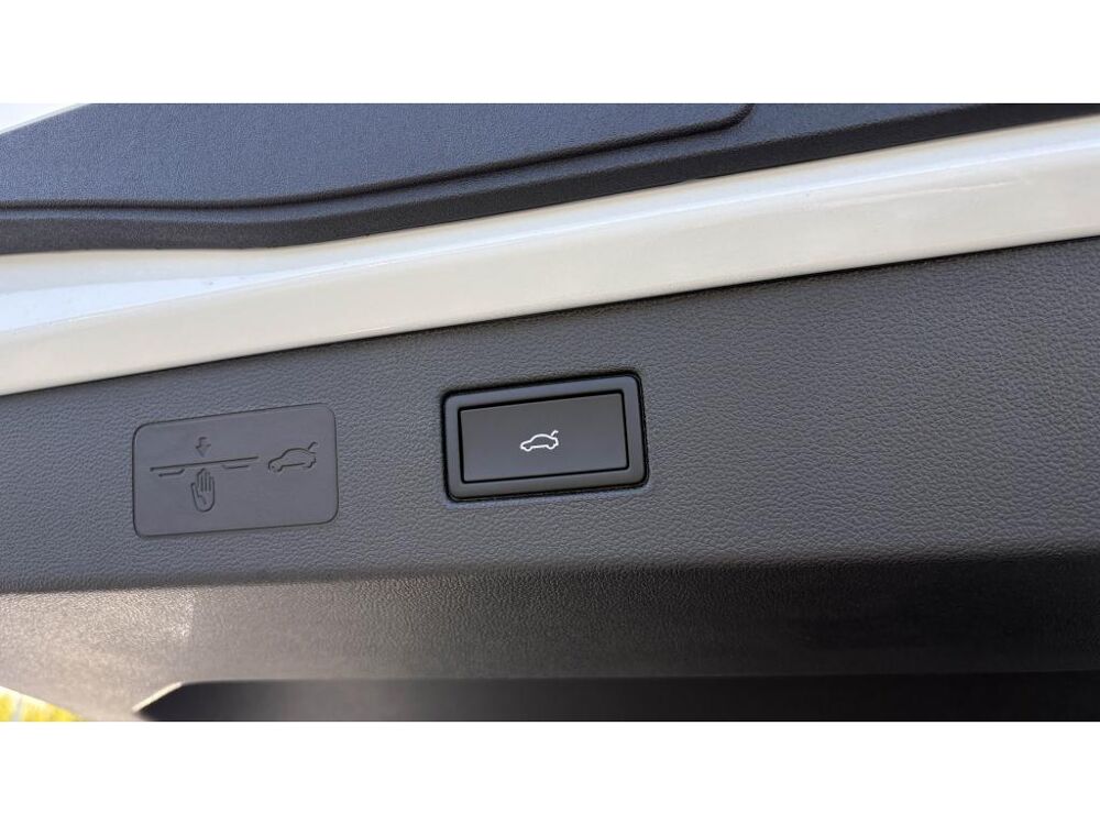 T-ROC 1.5 eTSI 150 DSG R-Line +IQ LIGHT+T.OUVR+PACK BLACK 2026 occasion 81580 Soual