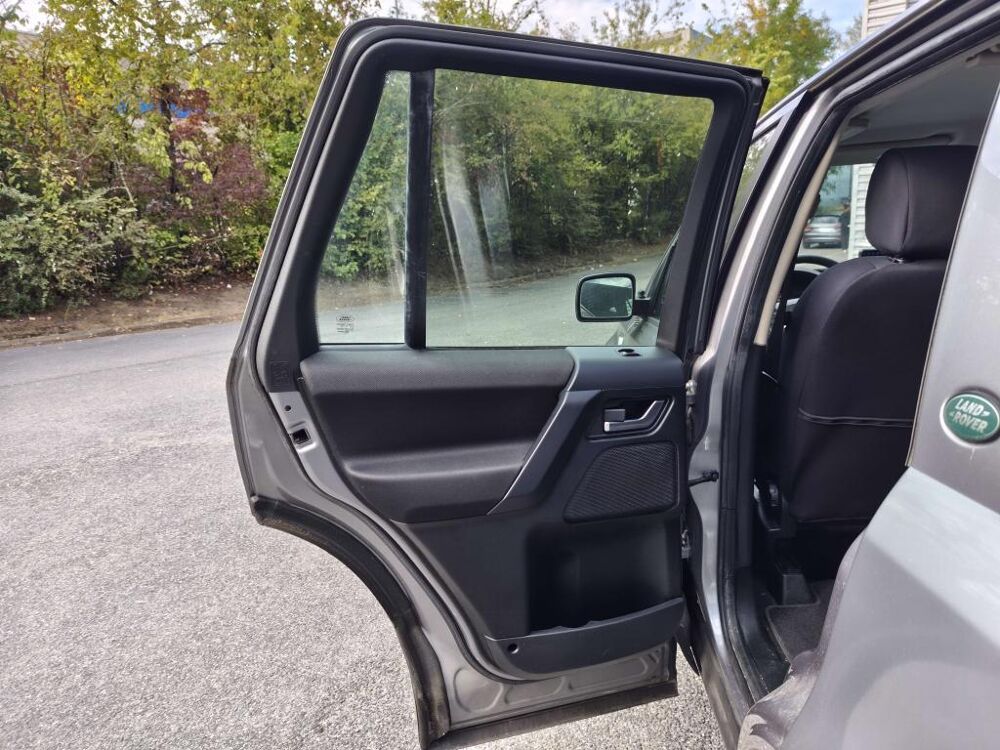 Freelander 2.2 TD4 DPF - BVA - CARPLAY 2013 occasion 77185 Lognes