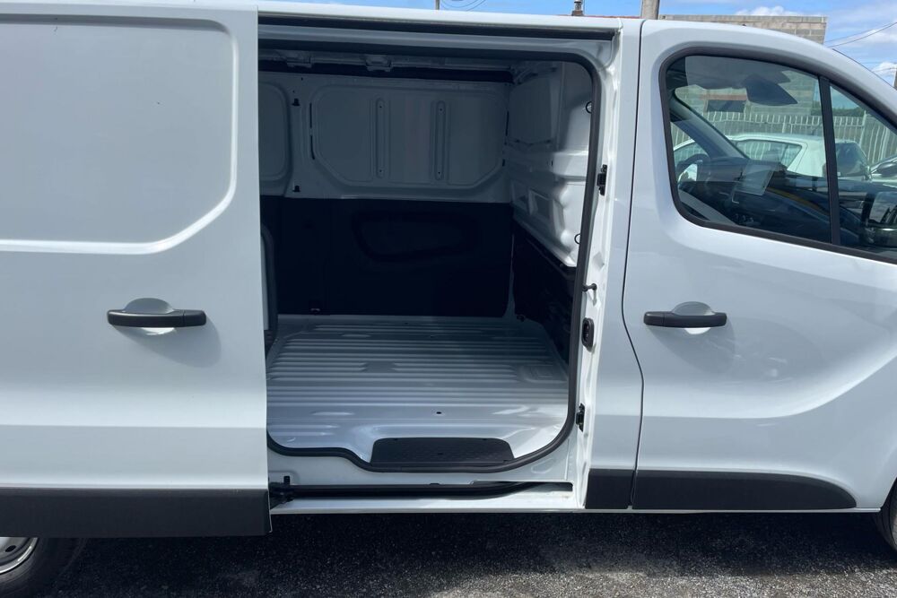 Trafic L1H1 2800 Kg 2.0 Blue dCi 130 Fourgon Advance L1H1, Prix HT 2026 occasion 31660 Bessi&egrave;res