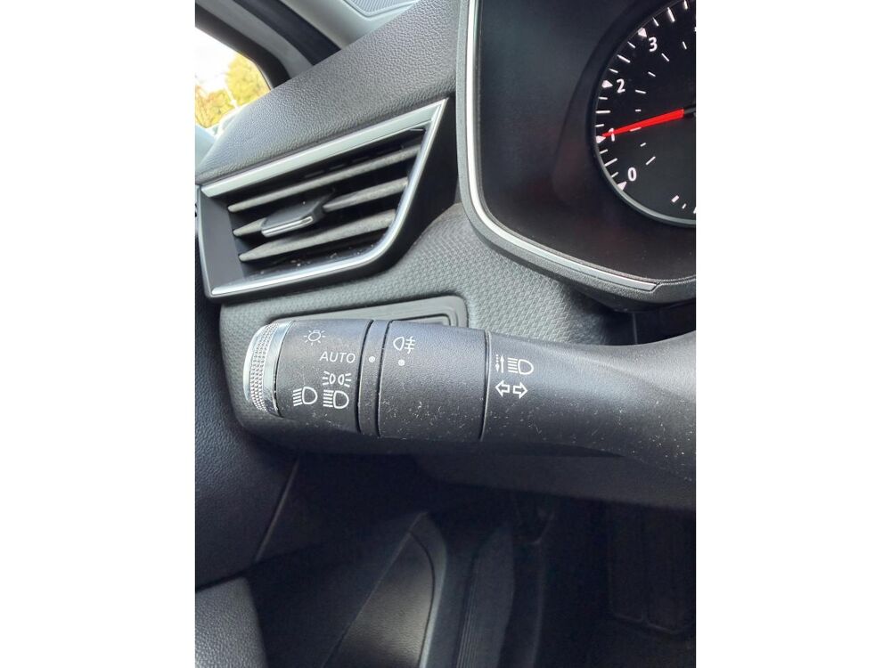 Clio V BUSINESS SCE 65ch **APPLE CARPLAY ET ANDROID AUTO** 2021 occasion 44700 Orvault