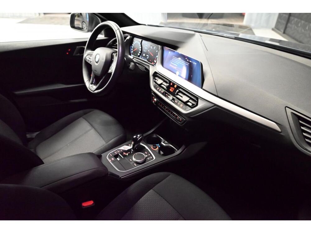 S&eacute;rie 1 116i - BV DKG BERLINE F40 Business Design 2022 occasion 77100 Meaux