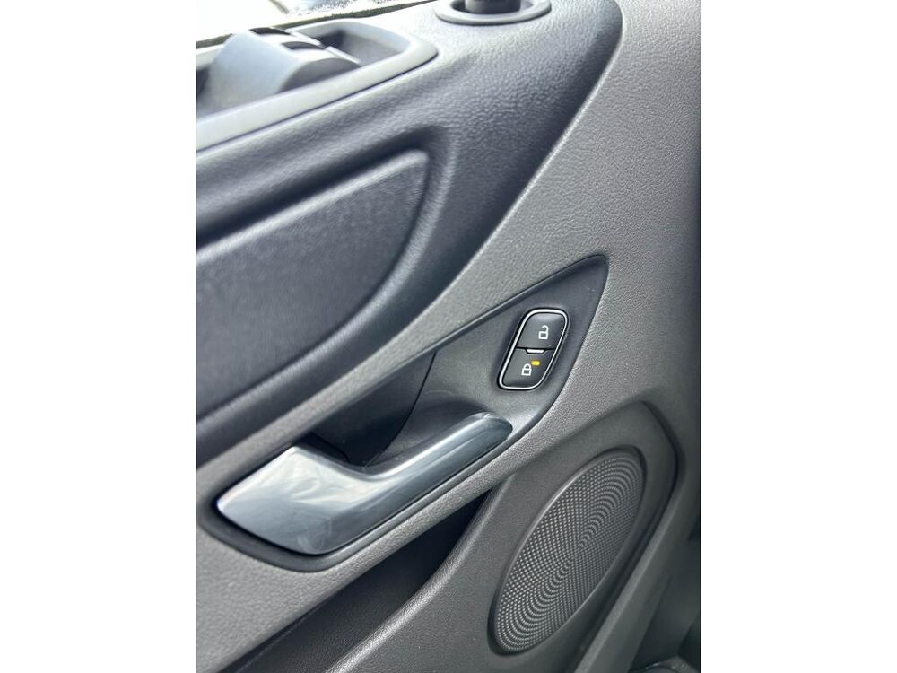 Transit Custom 300 L2H2 TREND BUSINESS 2.0 ECOBLUE 105ch 2020 occasion 44700 Orvault