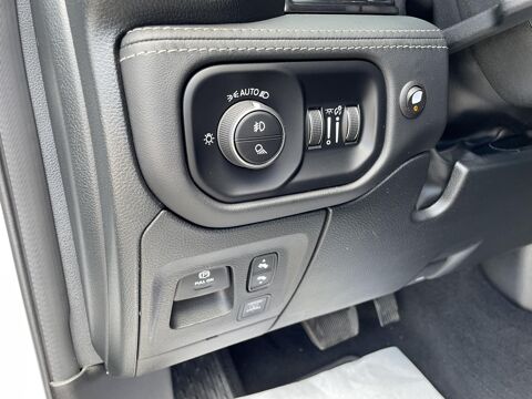 RAM 1500 CREW LIMITED NIGHT EDITION BOX HAYON MULTI 2025 occasion 91830 Le Coudray-Montceaux