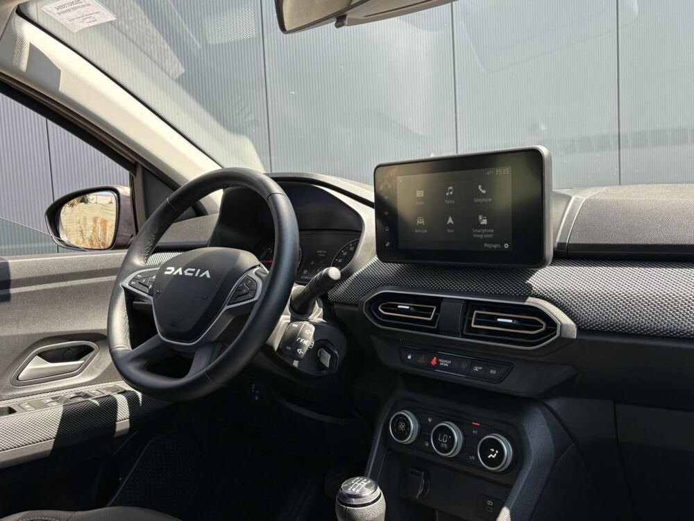 Sandero STEPWAY TCE 90 Expression avec Cam&eacute;ra, GPS et Climatisation 2025 occasion 35300 Foug&egrave;res