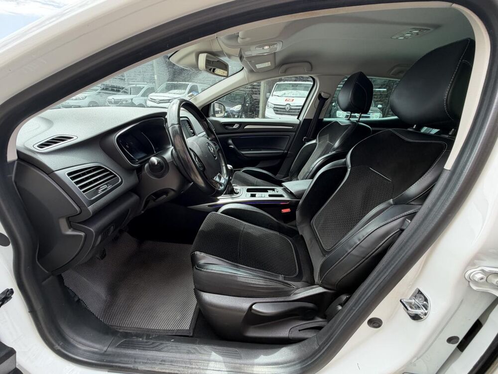 M&eacute;gane 1.2 Energy TCe - 130 IV BERLINE GT Line 2017 occasion 19100 Brive-la-Gaillarde