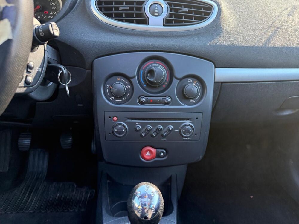Clio Estate 1.5 dCi - 85 III BREAK Dynamique TOIT OUVRANT 2008 occasion 13400 Aubagne