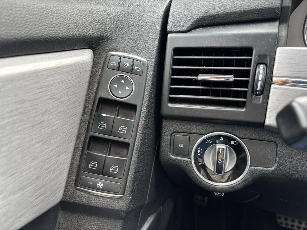 Classe GLK 220 CDI 170 - BVA G-Tronic PHASE 2 - ATELAGE / SUIVI MERCEDE 2011 occasion 49070 Beaucouz&eacute;