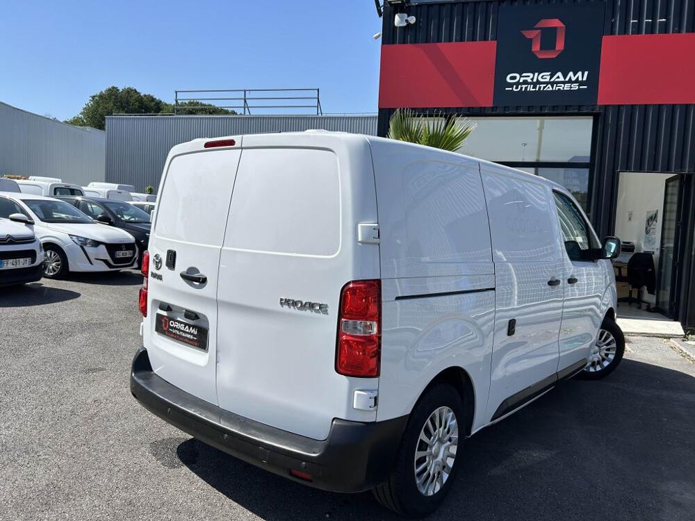 Proace 1.5 120 D-4D - FOURGON Medium Business 2023 occasion 44700 Orvault