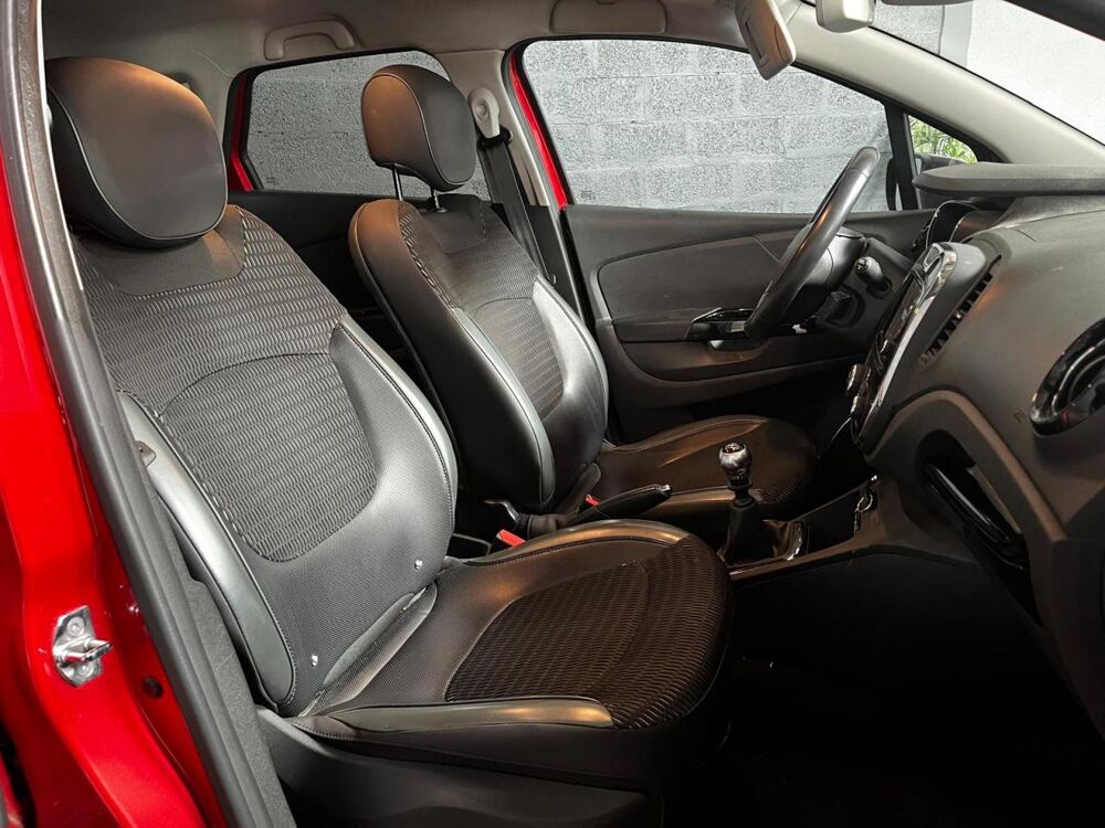 Captur 1.2 Energy TCe - 120 CH FINITION Intens GARANTIE 6 MOIS MINI 2016 occasion 33700 M&eacute;rignac