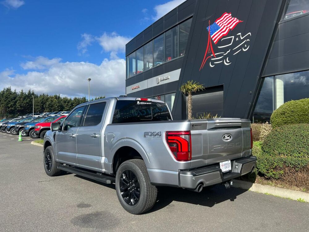 Divers Supercrew LARIAT Black Package V8 5.0L 2025 occasion 91830 Le Coudray-Montceaux