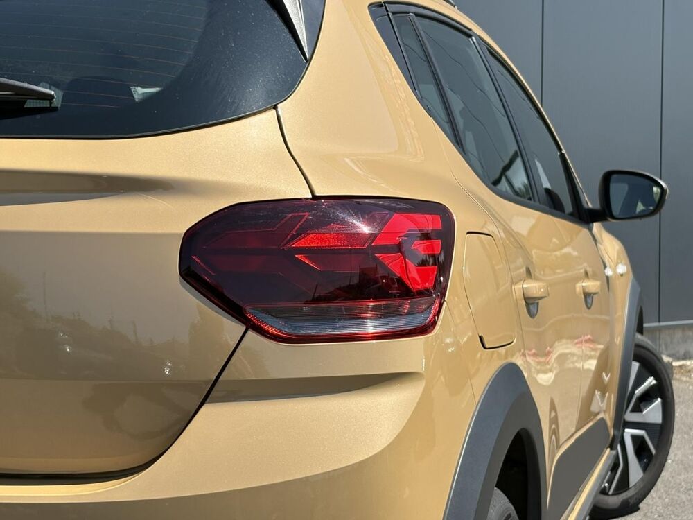 Sandero STEPWAY TCE 90 Expression avec Cam&eacute;ra, GPS et Climatisation 2025 occasion 35300 Foug&egrave;res