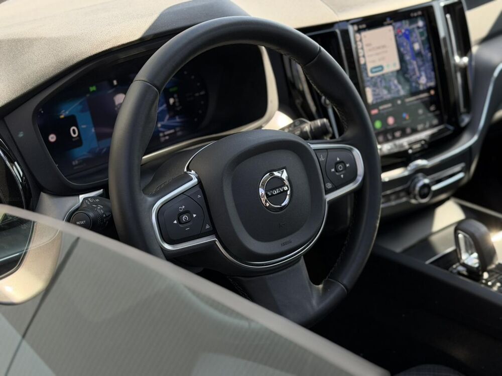 XC60 T6 AWD PHEV 350 Plus Style Chrome avec T.O 2024 occasion 35300 Foug&egrave;res