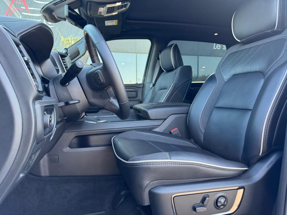 RAM 1500 CREW LIMITED NIGHT EDITION BOX 2025 occasion 91830 Le Coudray-Montceaux
