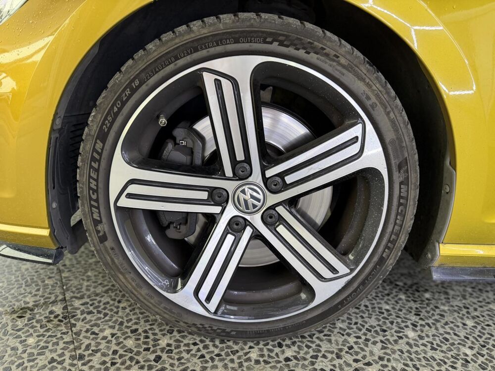Golf 2.0 TSI 310CH BLUEMOTION R 4MOTION DSG BVA - GARANTIE 12 MOI 2018 occasion 16000 Angoul&ecirc;me