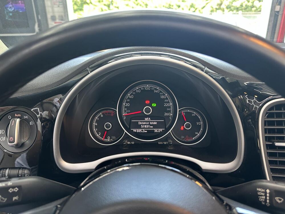 COCCINELLE II CABRIOLET 1.2 TSI 105 ORIGIN DSG BVA 2017 occasion 33370 Artigues-pr&egrave;s-Bordeaux