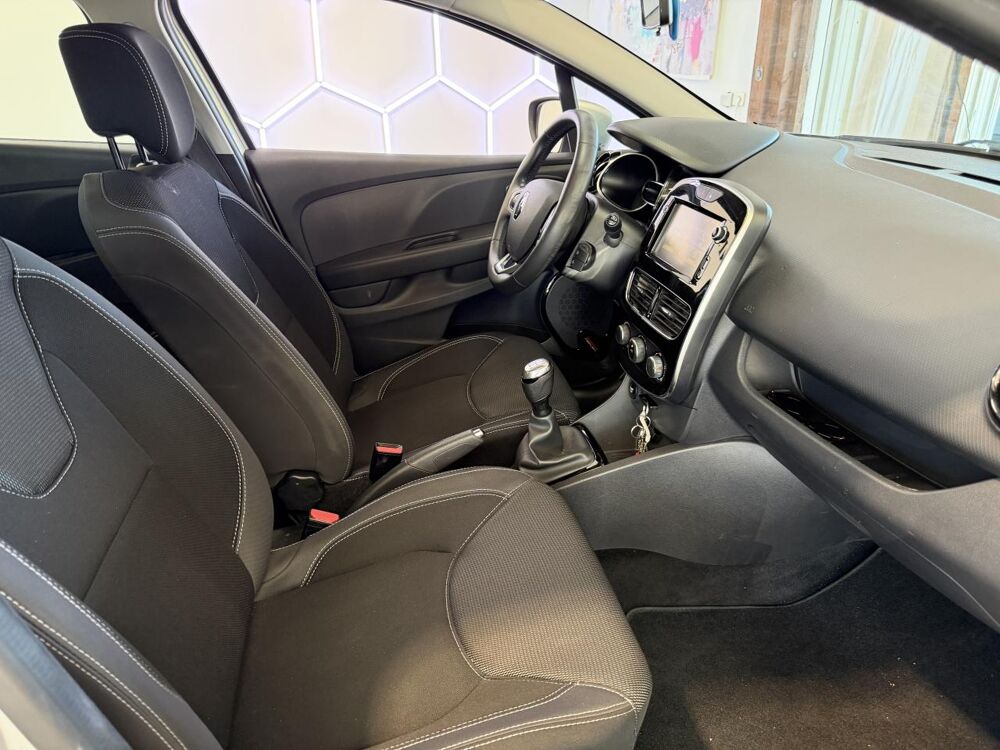 Clio 0.9 TCE 90CH ZEN GARANTIE 12 MOIS 2018 occasion 16000 Angoul&ecirc;me