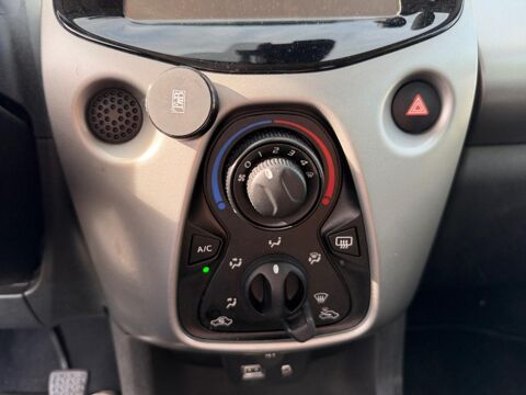 Aygo 1.0 VVT-i II 2017 x-play PHASE 1 2017 occasion 13400 Aubagne