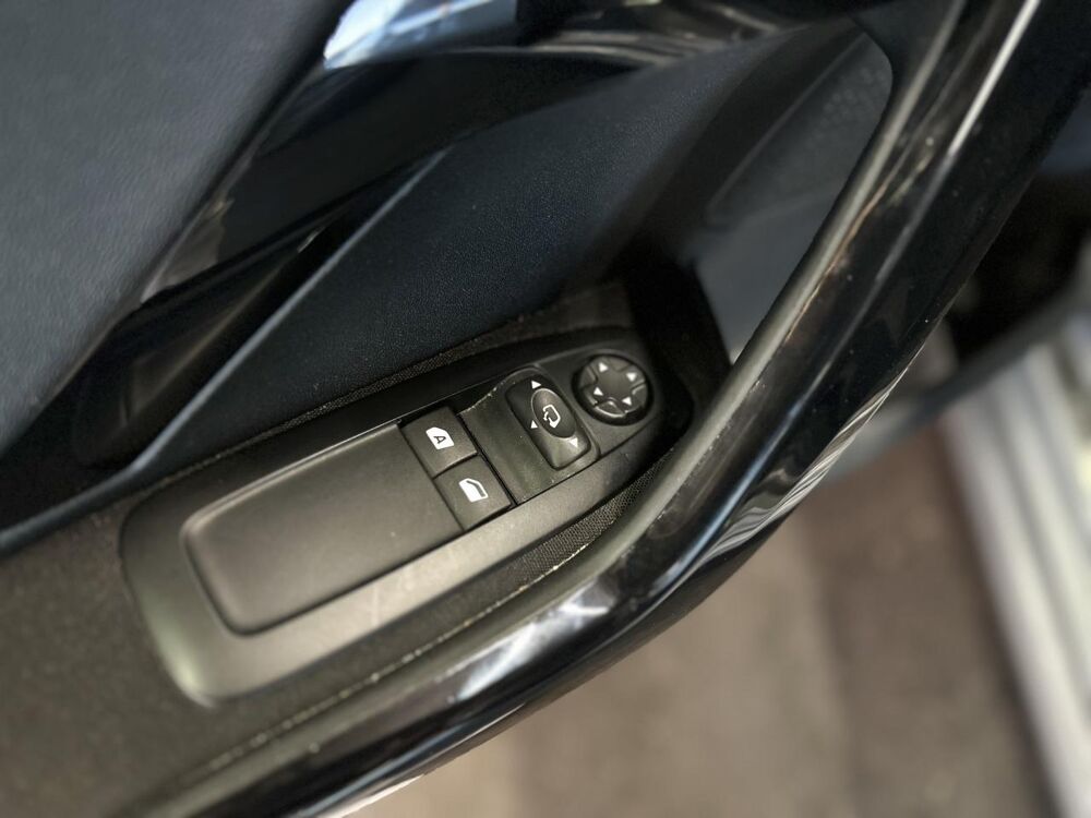 208 1.5 BlueHDi - 100 Signature - CARPLAY - ATTELAGE 2019 occasion 25300 Pontarlier