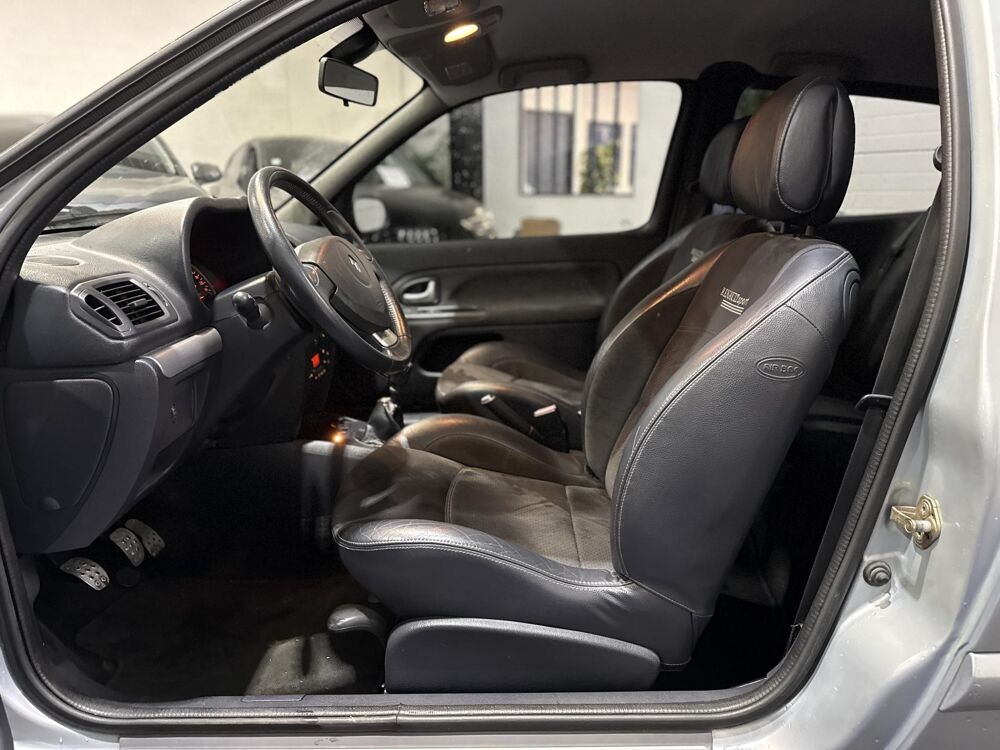 Clio RS 2.0i 16V 172ch - Garantie 3 MOIS 2001 occasion 94360 Bry-sur-Marne