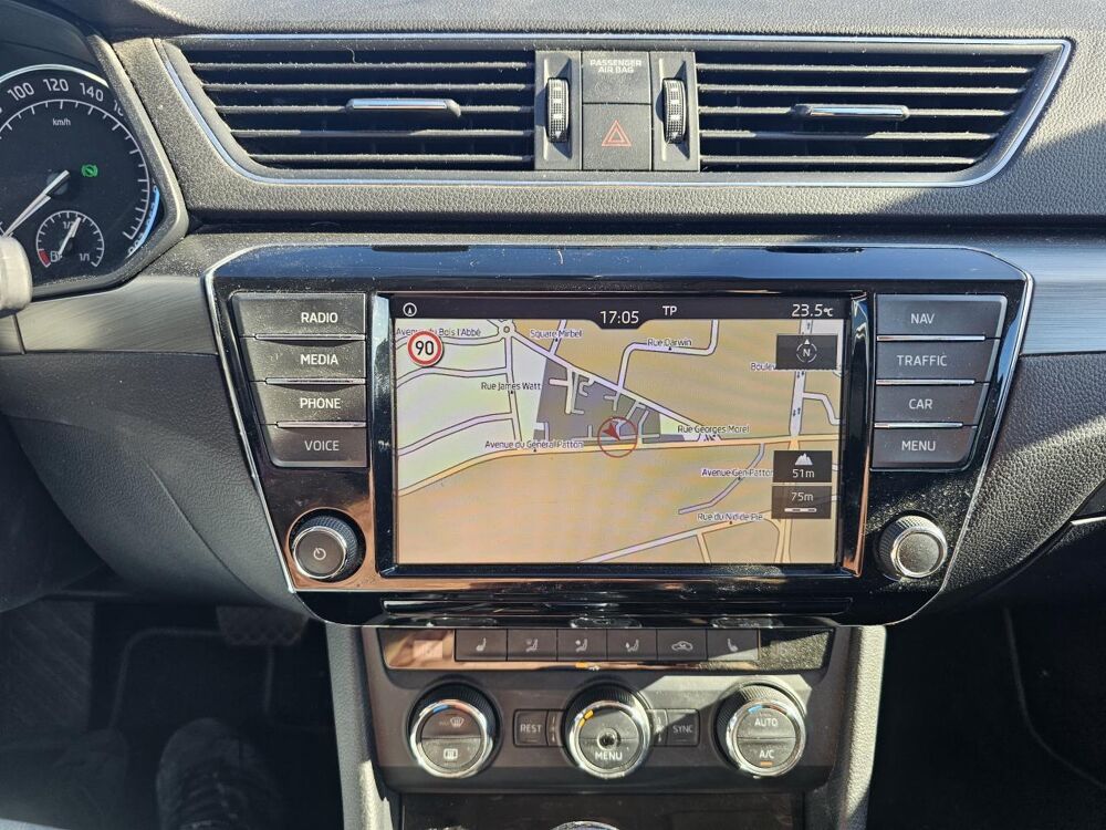 Superb III 2.0 16V TDI 150cv DSG6 Style - SUIVI ENTRETIEN COMPLET - 2016 occasion 49070 Beaucouz&eacute;