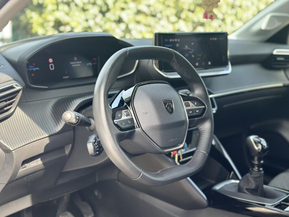 208 ALLURE 100CH - CARPLAY SANS FIL - NOIR 2024 occasion 13760 Saint-Cannat