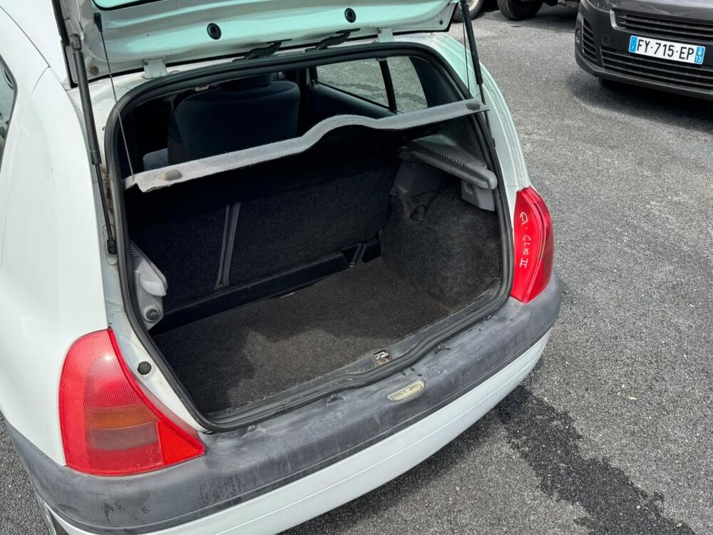 Clio 1.2l 5 portes / ideal jeune permis / embrayage, distribution 1999 occasion 30260 Orthoux-S&eacute;rignac-Quilhan