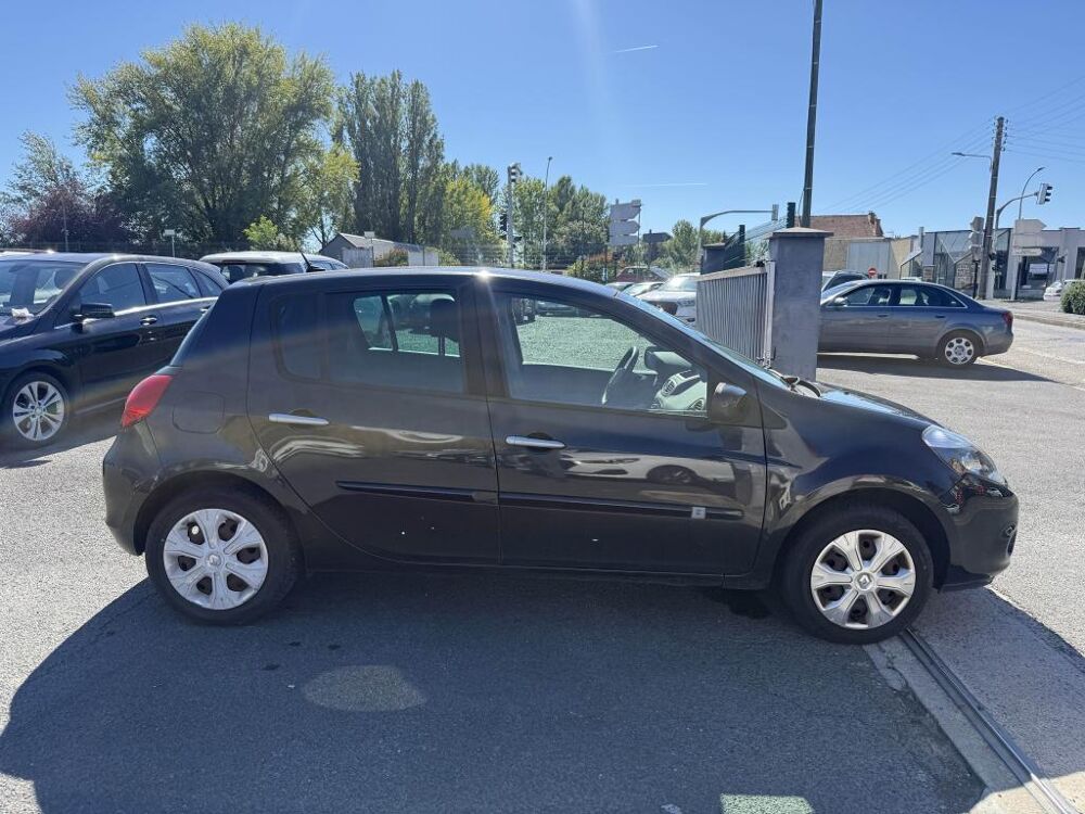 Clio 1.5 dCi - 85 Dynamique TomTom 2010 occasion 19100 Brive-la-Gaillarde