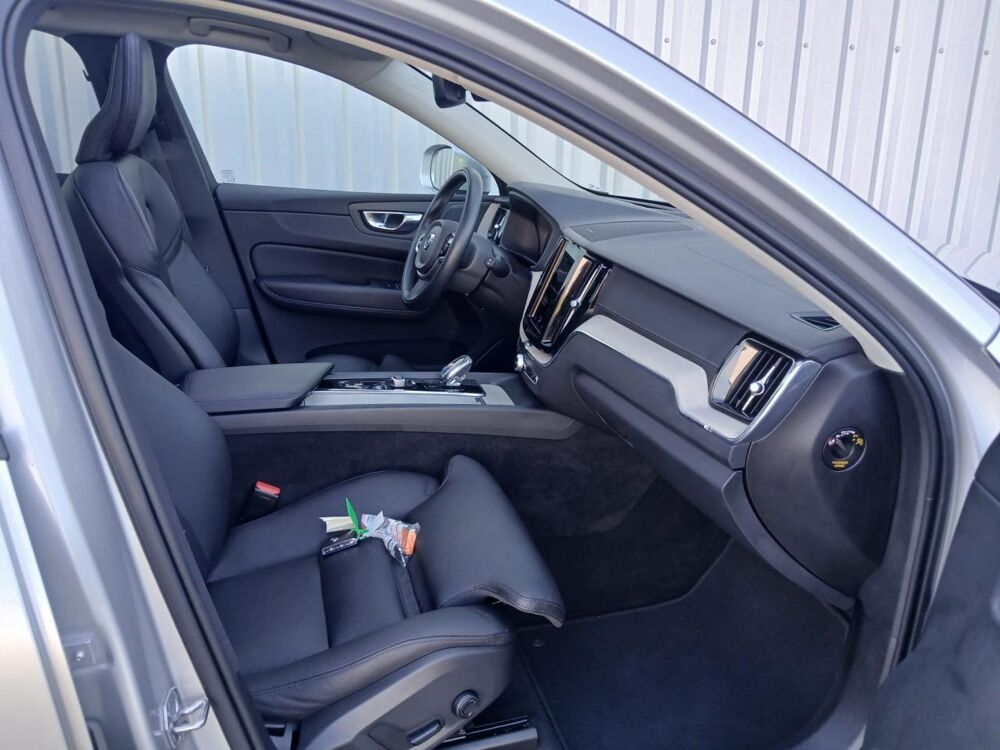XC60 B4 Micro-Hybride Diesel / 197 Ch / BVA Geartronic / Finitio 2021 occasion 50640 Le Teilleul