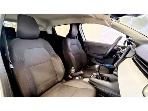 Clio 1.5 BLUEDCI 100 CH BUSINESS GARANTIE 12 MOIS 2022 occasion 16000 Angoul&ecirc;me