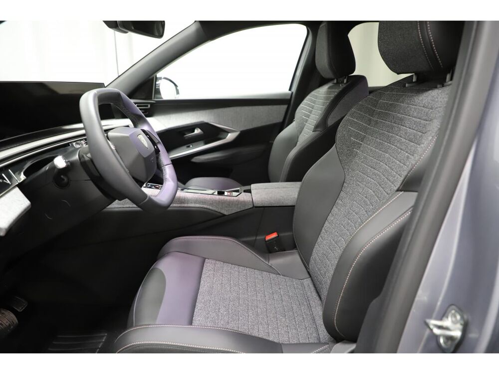 5008 Allure 1.2 Hybrid 145 e-DCS6 7 Places 2025 occasion 06550 La Roquette-sur-Siagne