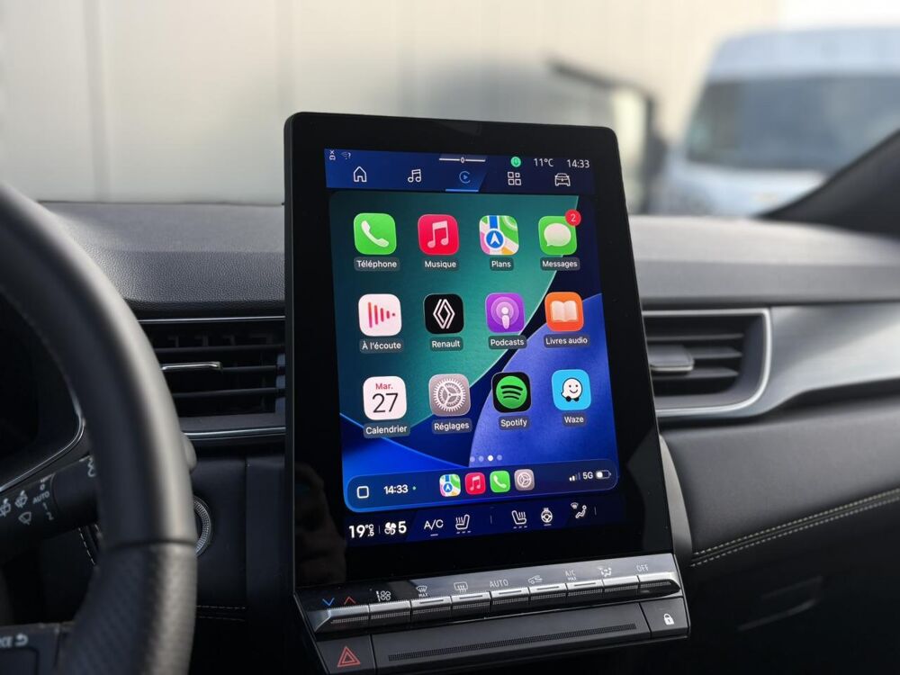 Symbioz E-Tech Full Hybrid 145 Iconic avec Cam&eacute;ra 360&deg;, et Hayon mai 2025 occasion 35300 Foug&egrave;res