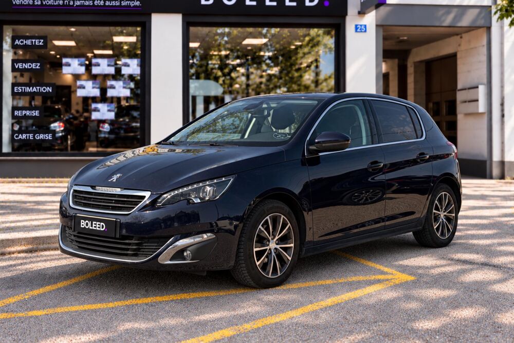308 II 1.2 PURETECH 130 ALLURE ? GPS ? CAM&Eacute;RA ? PARK ASSIST 2017 occasion 78760 Jouars-Pontchartrain