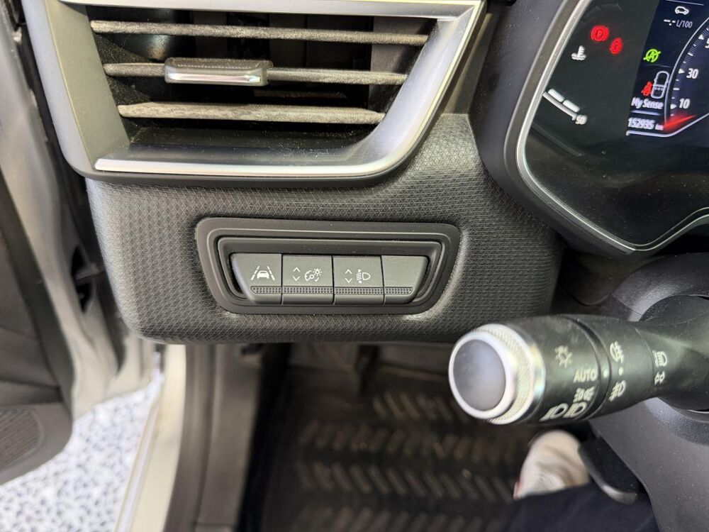 Clio 1.5 BLUEDCI 115CH INTENS GARANTIE 12 MOIS 2019 occasion 16000 Angoul&ecirc;me