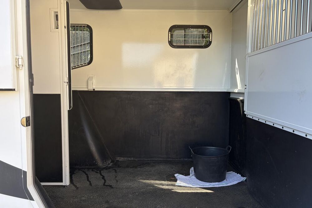 Boxer Peugeot 3.0 HDi 180 MTM Camion 2 chevaux 5 places 41 800 km 2013 occasion 78760 Jouars-Pontchartrain
