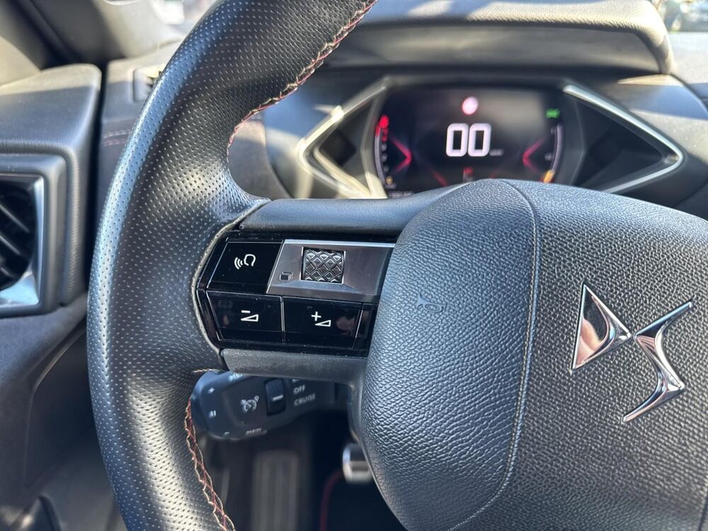 DS3 Bluehdi 100 performance line 2019 occasion 85150 Les Achards