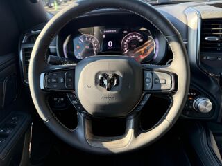 RAM 1500 CREW LIMITED NIGHT EDITION BOX HAYON MULTI V8 5,7L 2026 occasion 91830 Le Coudray-Montceaux