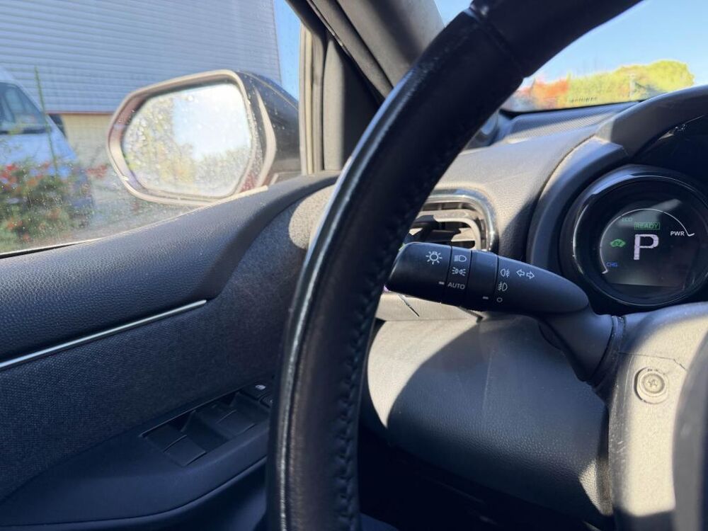 Yaris DESIGN Hybrid 116Ch - CAM - TOIT PANO - CARPLAY - REGULATEUR 2021 occasion 13760 Saint-Cannat