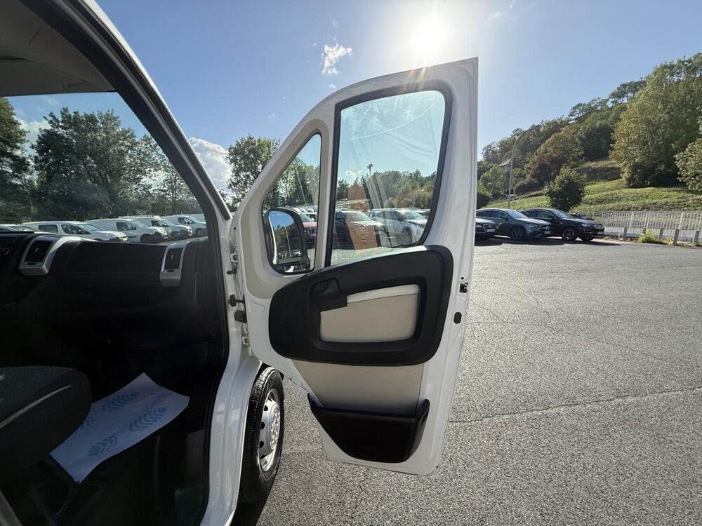 Ducato T&ocirc;l&eacute; Business 2.3 Multijet - 120 FOURGON TOLE TVA RECUPERABL 2020 occasion 19100 Brive-la-Gaillarde