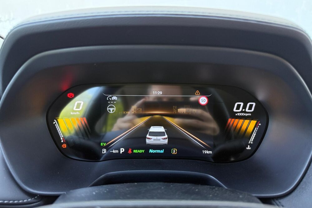 ZS EV 1.5 HYBRID+ 197 LUXURY BVA 2026 occasion 38550 Clonas-sur-Var&egrave;ze