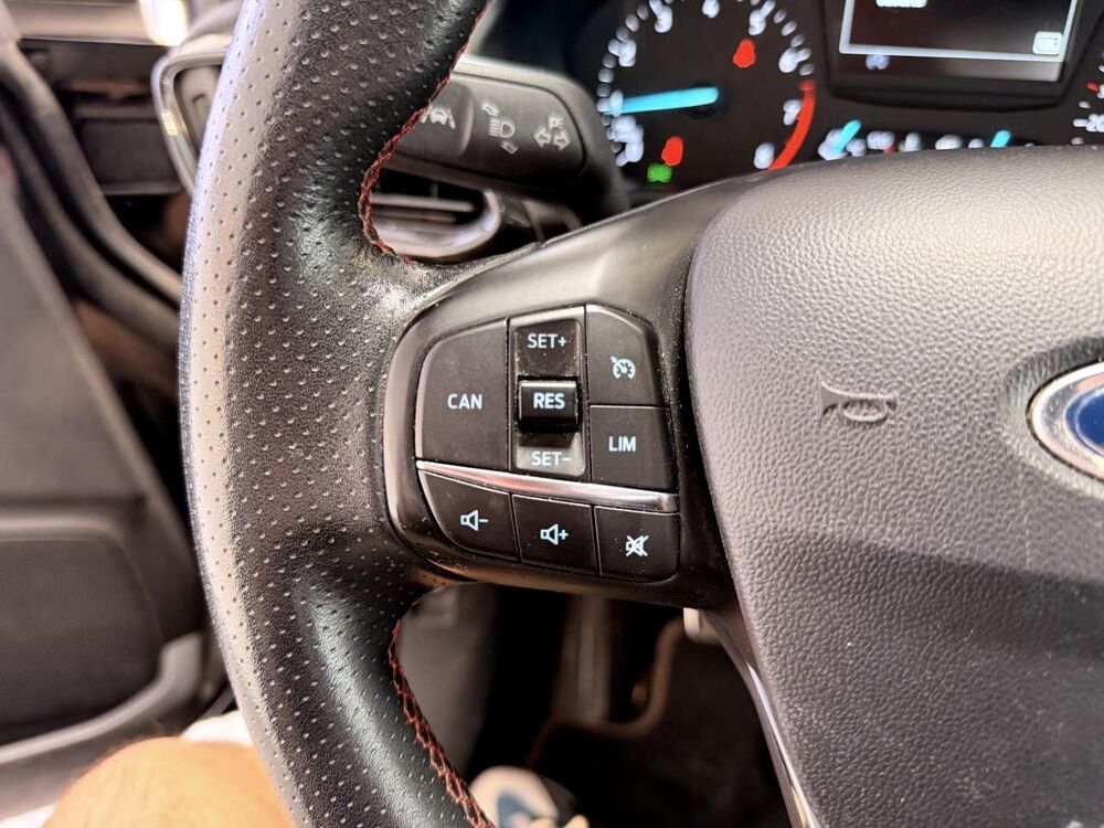 Fiesta 1.0 EcoBoost - 100 S&S Euro 6.2 2017 BERLINE ST-Line PHASE 2019 occasion 16000 Angoul&ecirc;me