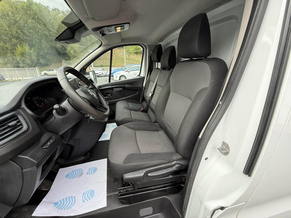Trafic L1H1 2800 Kg 2.0 Blue dCi - 130 Fourgon Confort TVA RECUPERA 2022 occasion 19100 Brive-la-Gaillarde