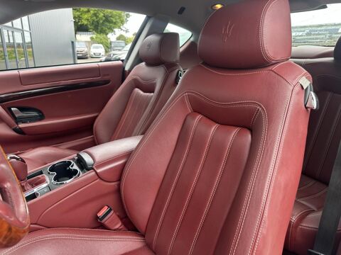 Granturismo 4.2i V8 - BVA COUPE . PHASE 1 2009 occasion 33450 Montussan